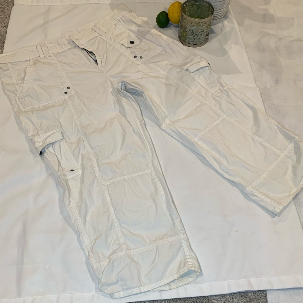 White Capri pants